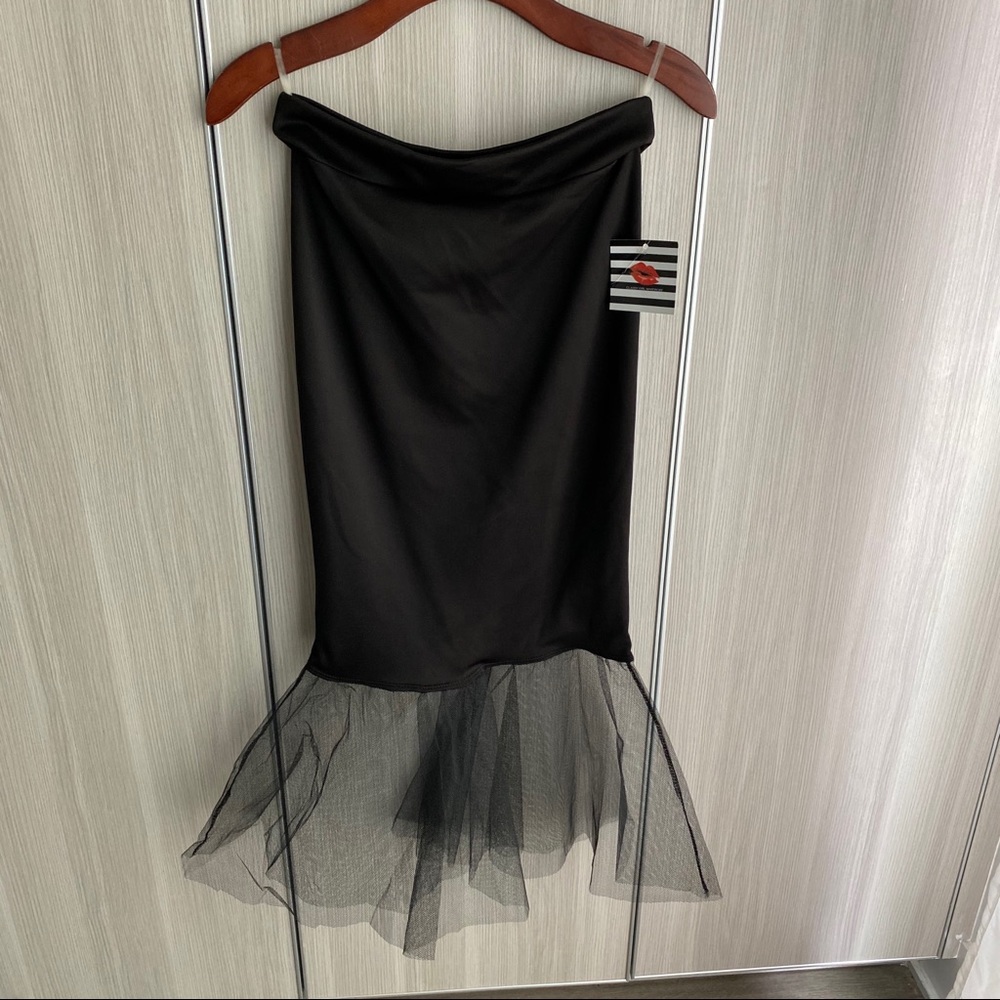 Black knee length pencil skirt with tool hem NWT